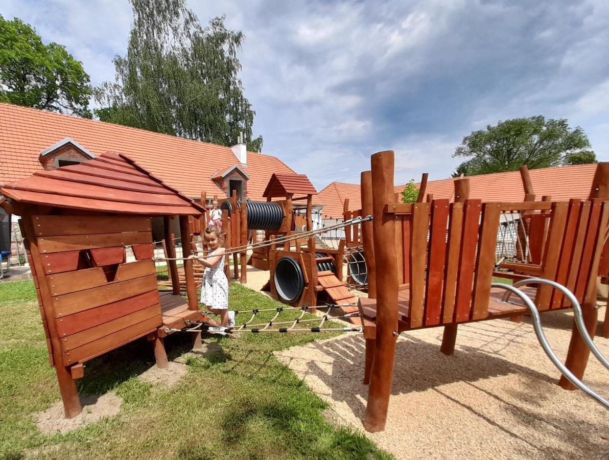 Residence Tvrz Skocice Exterior photo